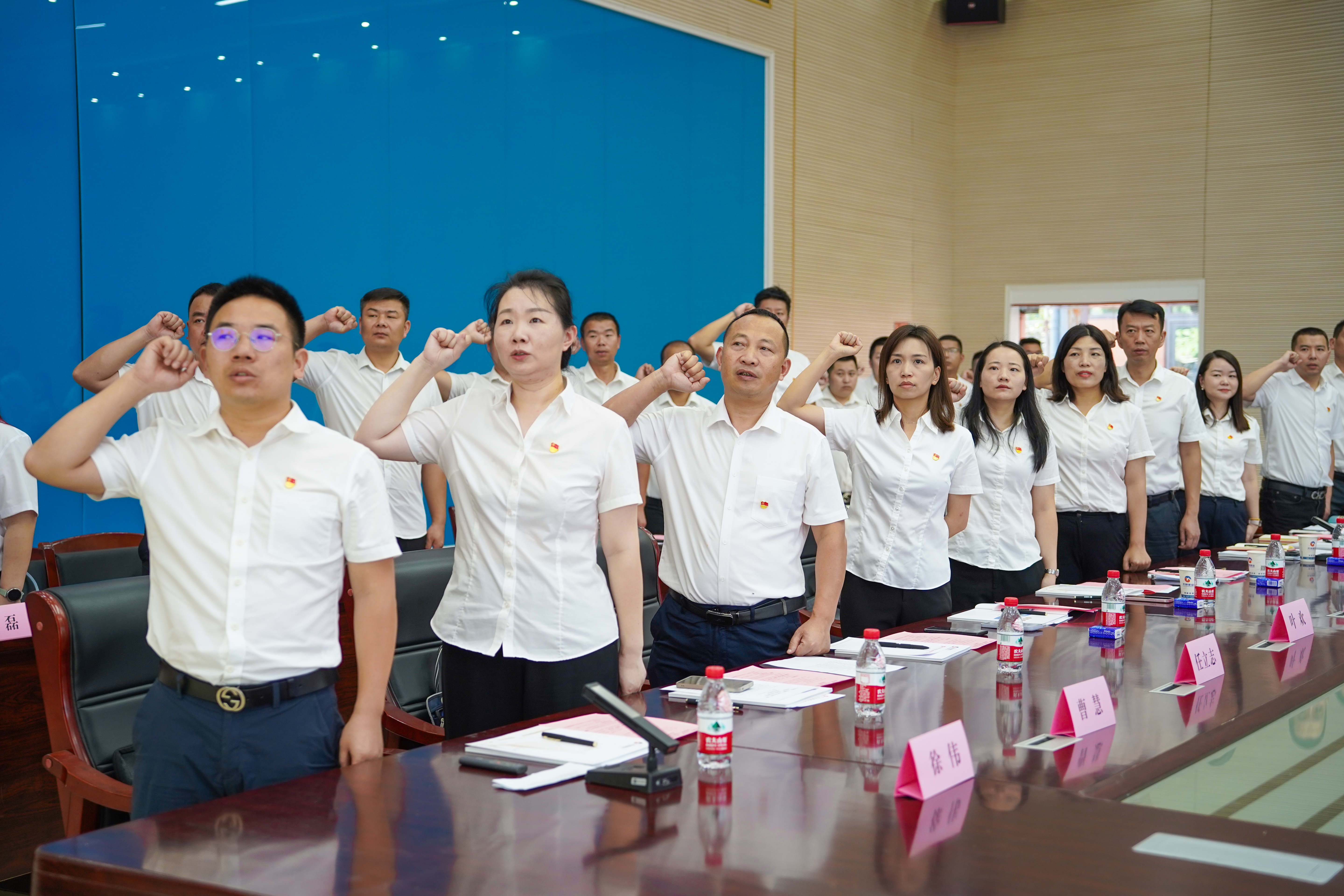 午夜无码伦费影视在线观看果冻