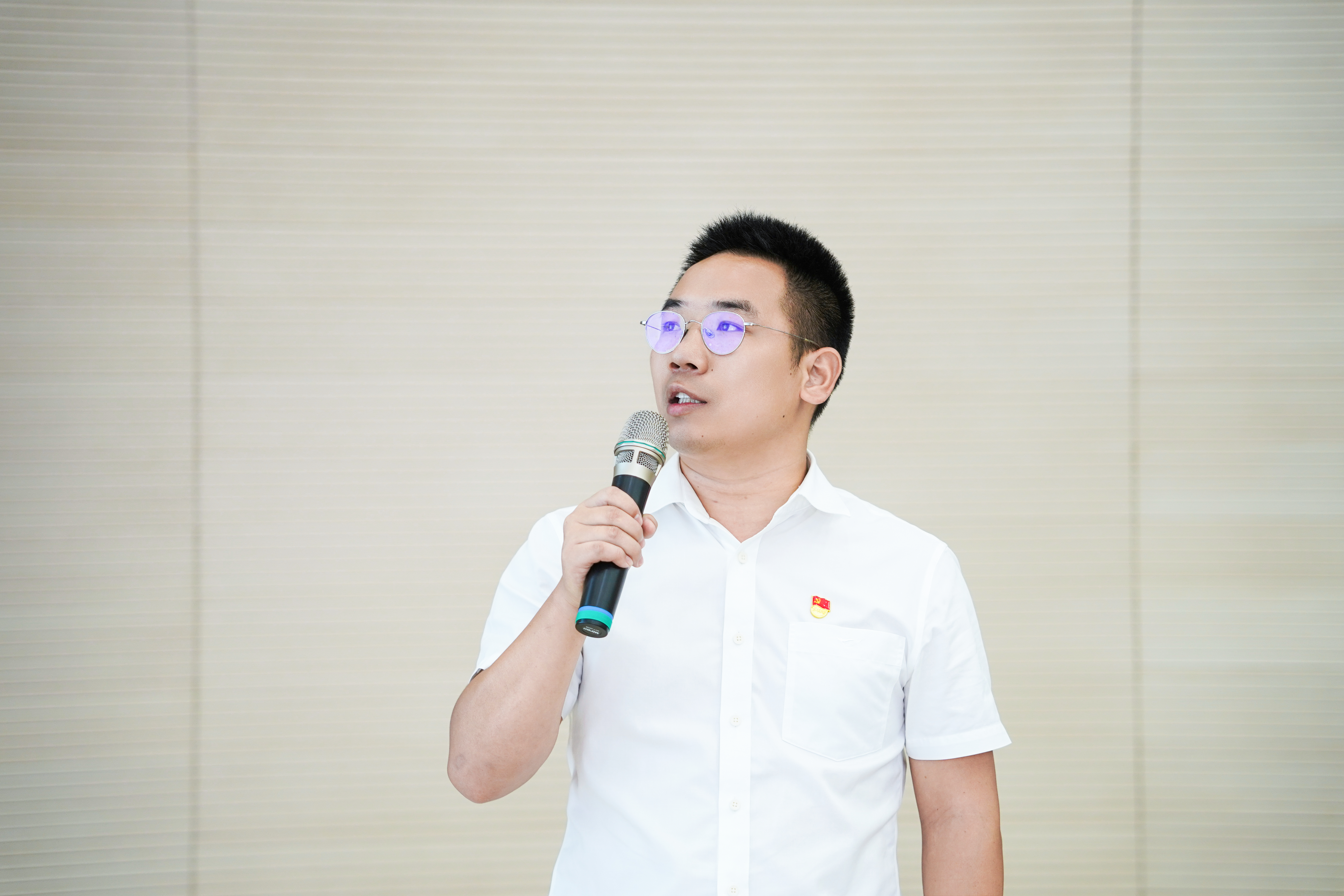 午夜无码伦费影视在线观看果冻