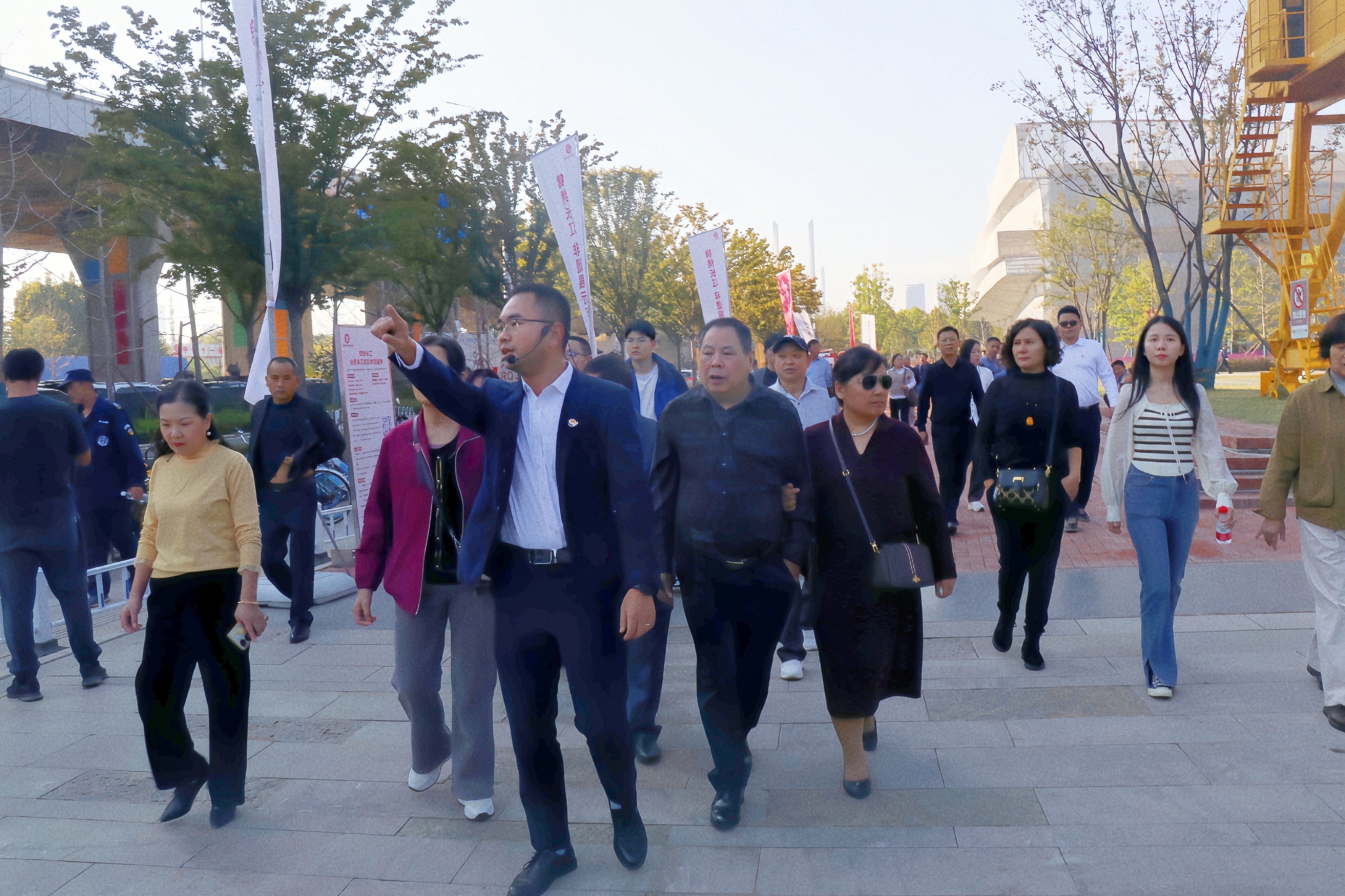 午夜无码伦费影视在线观看果冻