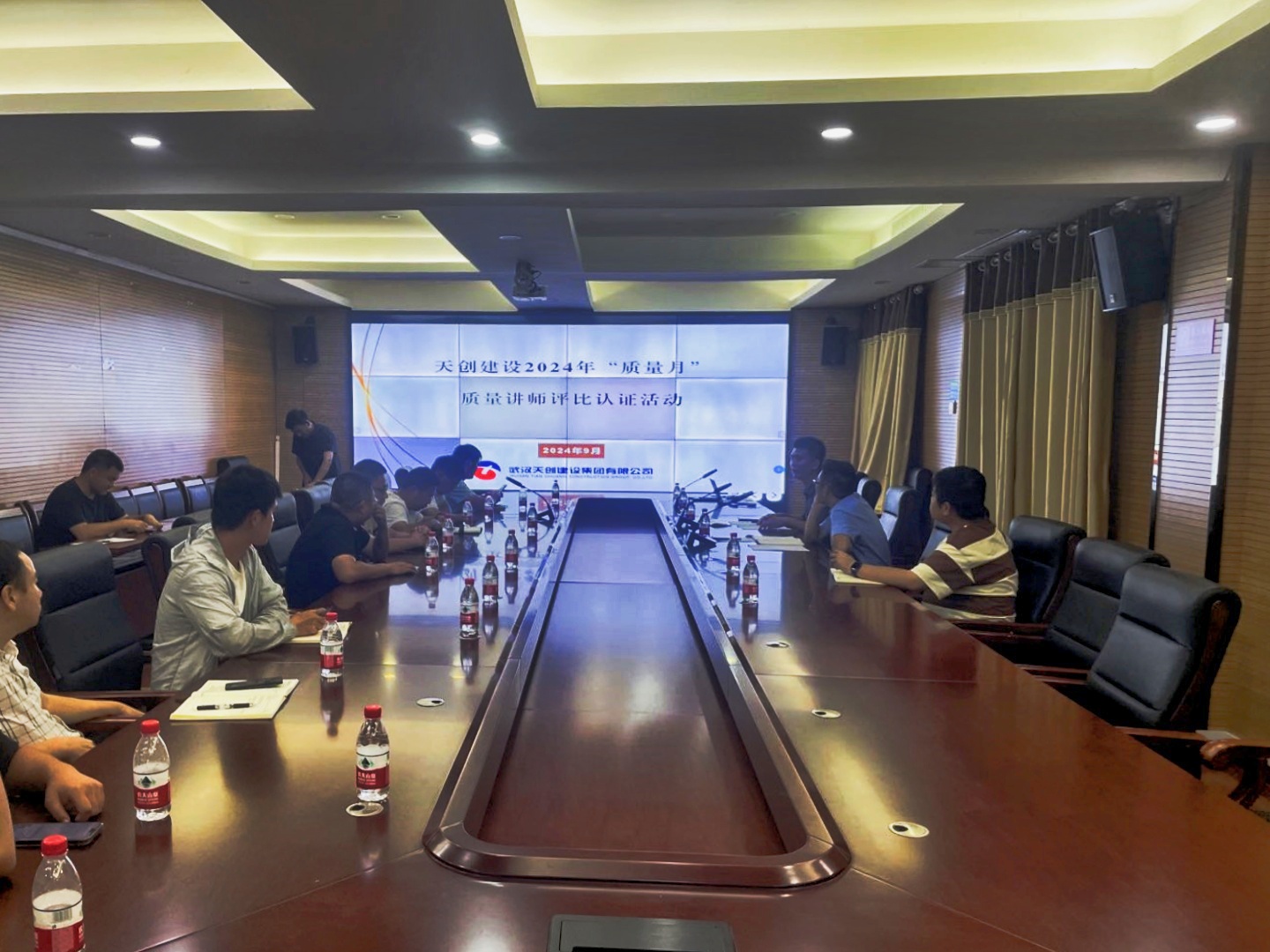 午夜无码伦费影视在线观看果冻