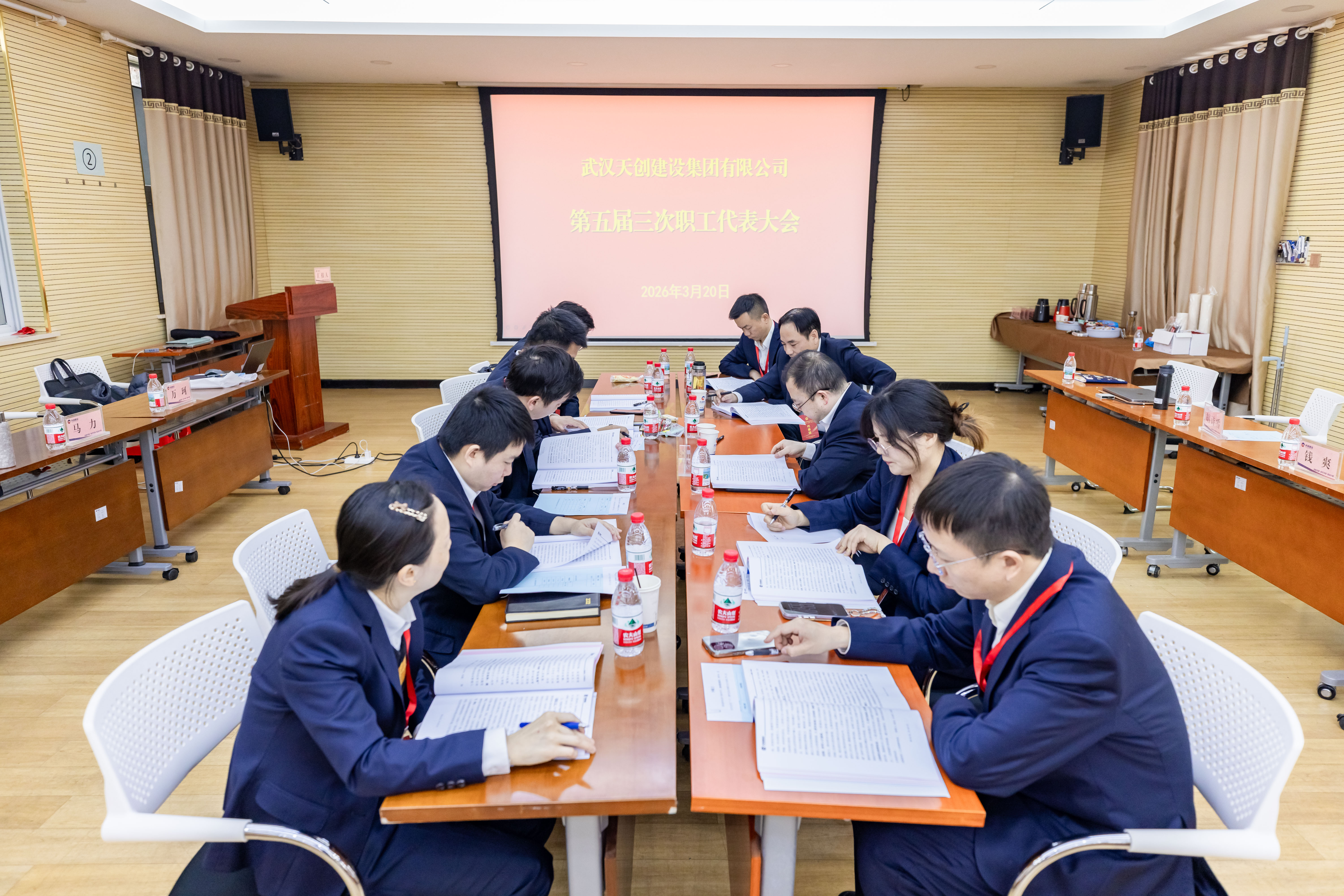 午夜无码伦费影视在线观看果冻