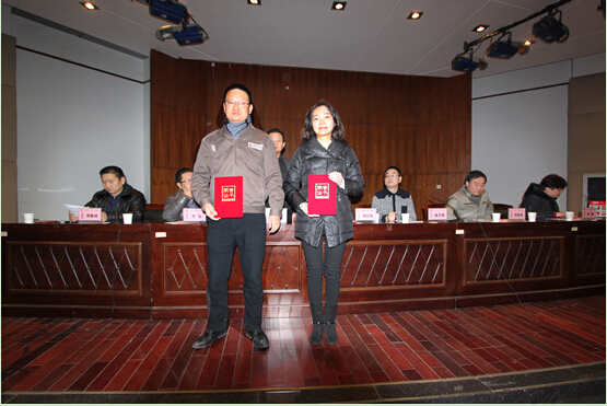 午夜无码伦费影视在线观看果冻