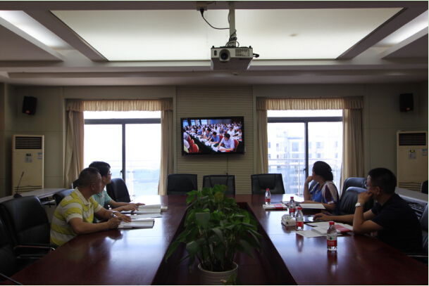 午夜无码伦费影视在线观看果冻