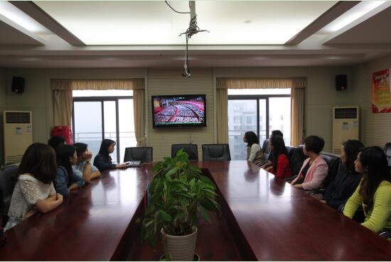 午夜无码伦费影视在线观看果冻