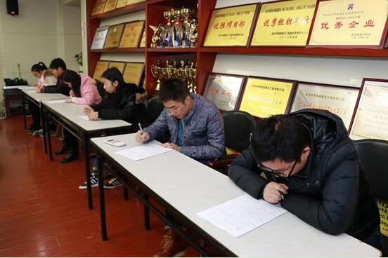 午夜无码伦费影视在线观看果冻