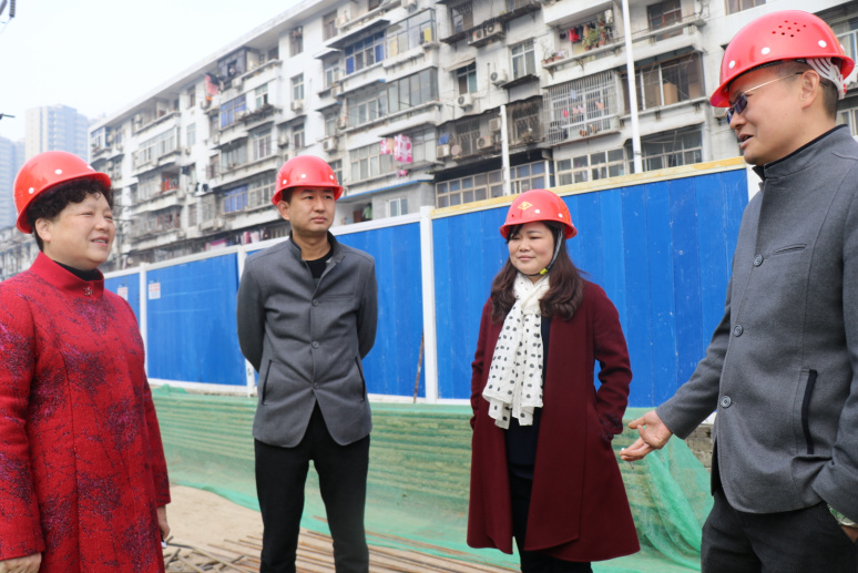 午夜无码伦费影视在线观看果冻