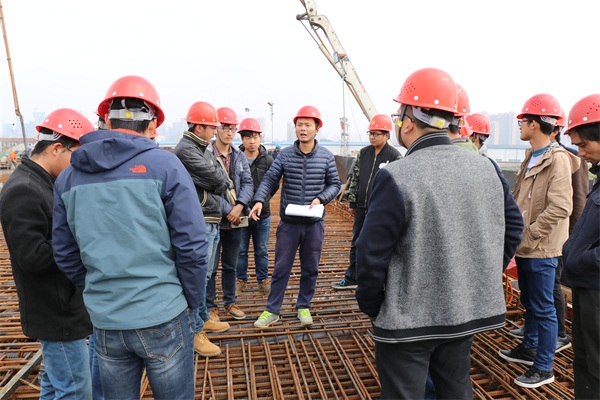 午夜无码伦费影视在线观看果冻