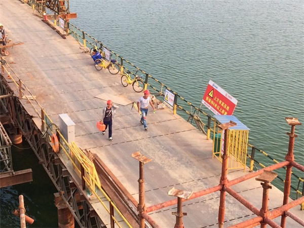 午夜无码伦费影视在线观看果冻