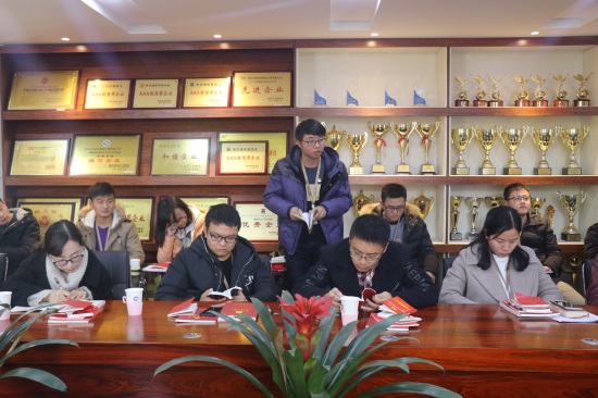 午夜无码伦费影视在线观看果冻