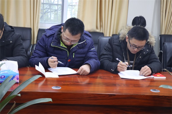 午夜无码伦费影视在线观看果冻