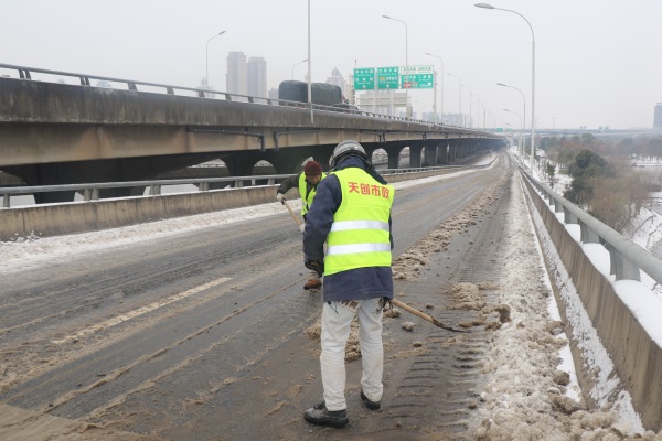 午夜无码伦费影视在线观看果冻