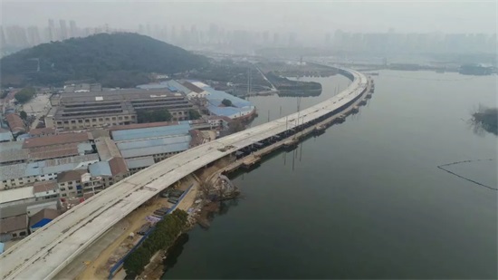 午夜无码伦费影视在线观看果冻