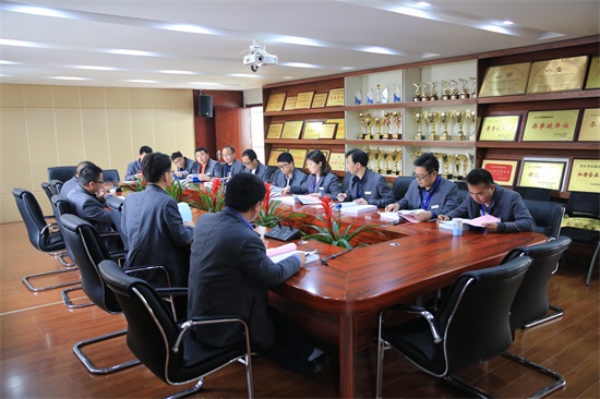 午夜无码伦费影视在线观看果冻