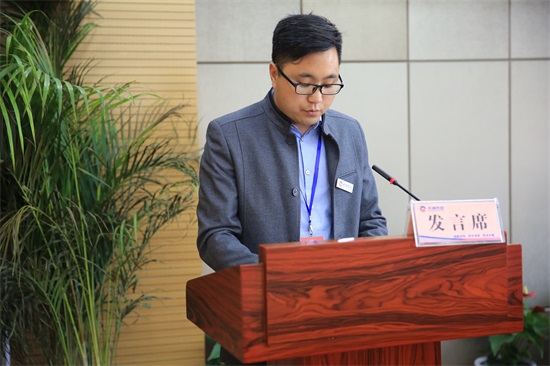 午夜无码伦费影视在线观看果冻