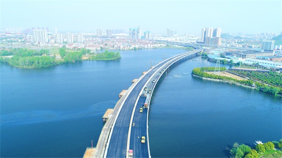 午夜无码伦费影视在线观看果冻