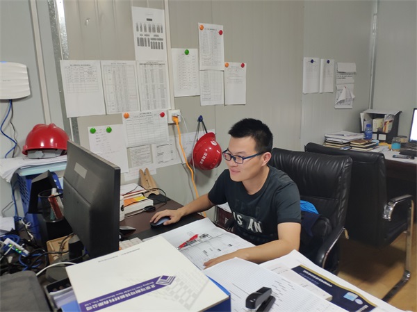 午夜无码伦费影视在线观看果冻