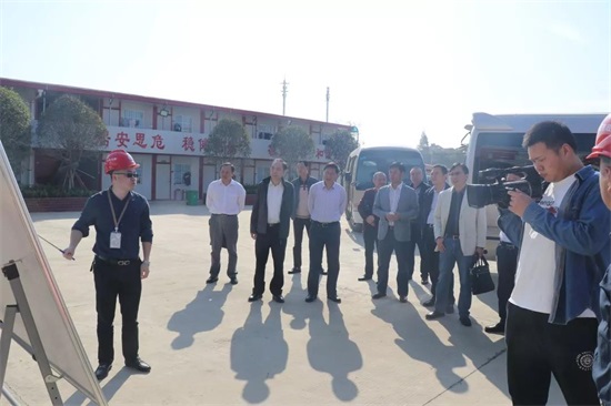 午夜无码伦费影视在线观看果冻