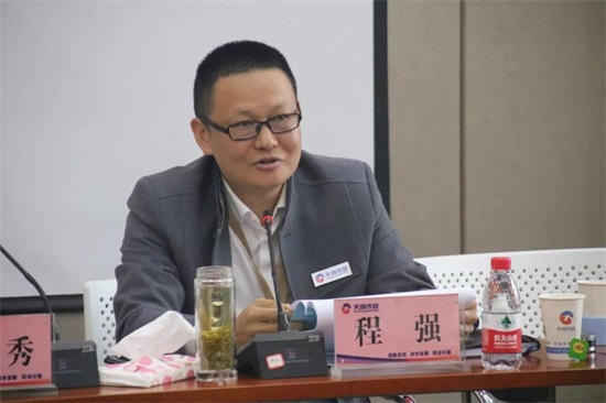 午夜无码伦费影视在线观看果冻