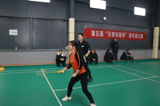 午夜无码伦费影视在线观看果冻