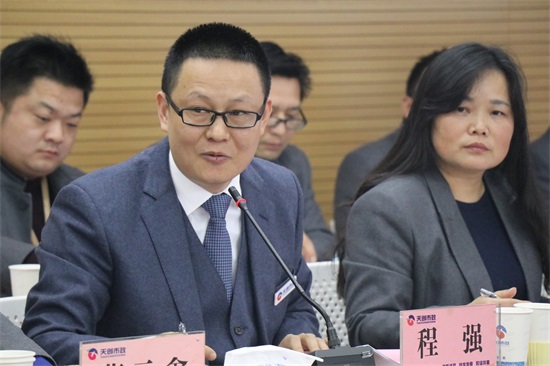 午夜无码伦费影视在线观看果冻