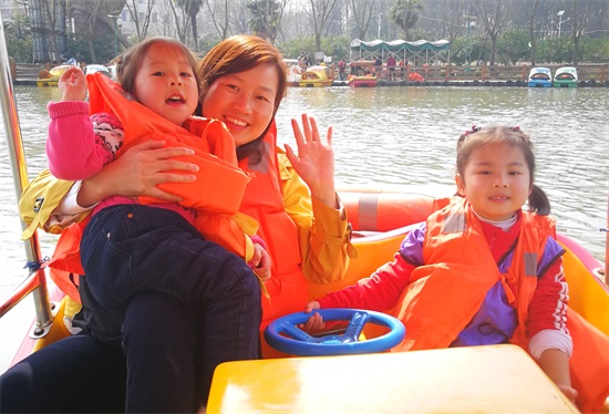 午夜无码伦费影视在线观看果冻