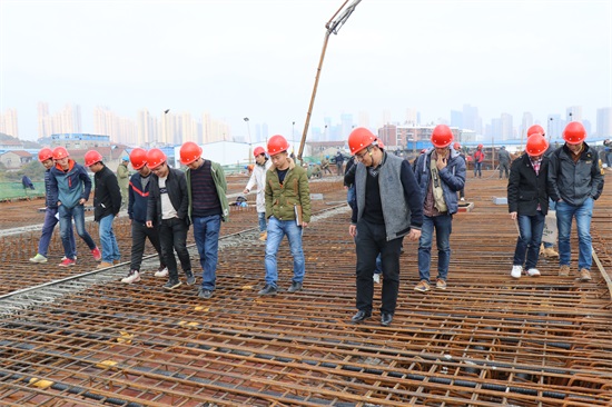 午夜无码伦费影视在线观看果冻