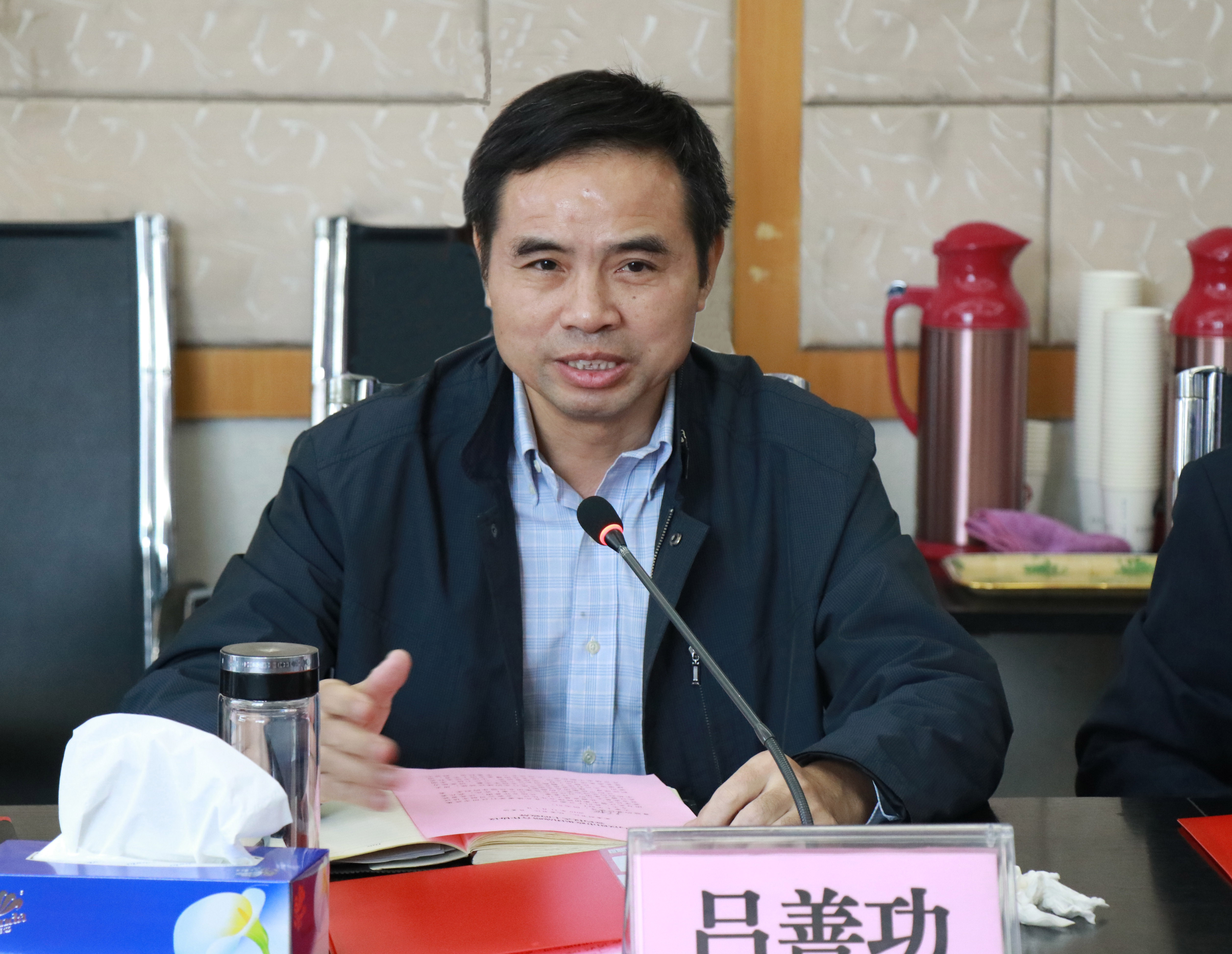 午夜无码伦费影视在线观看果冻