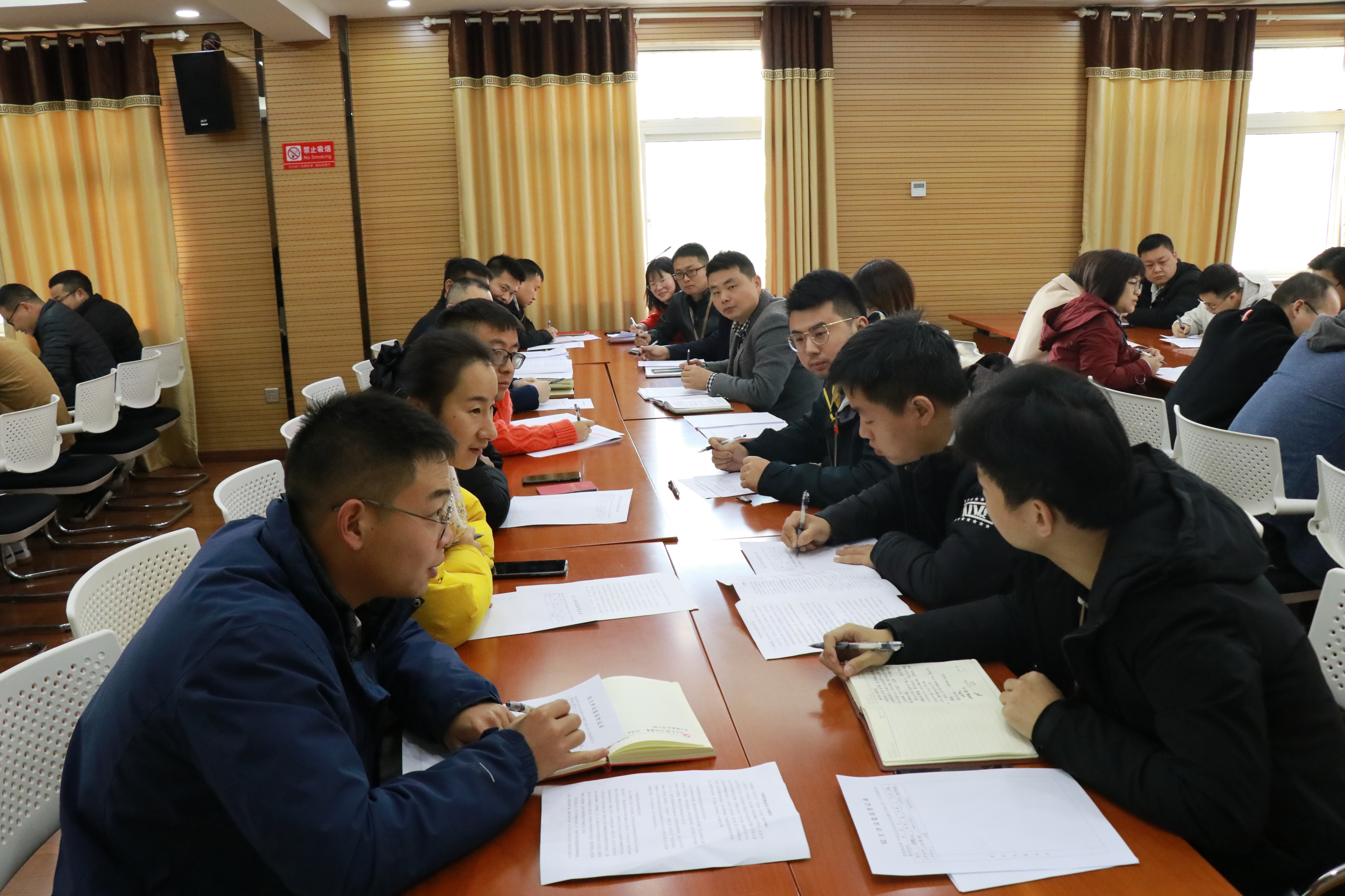 午夜无码伦费影视在线观看果冻