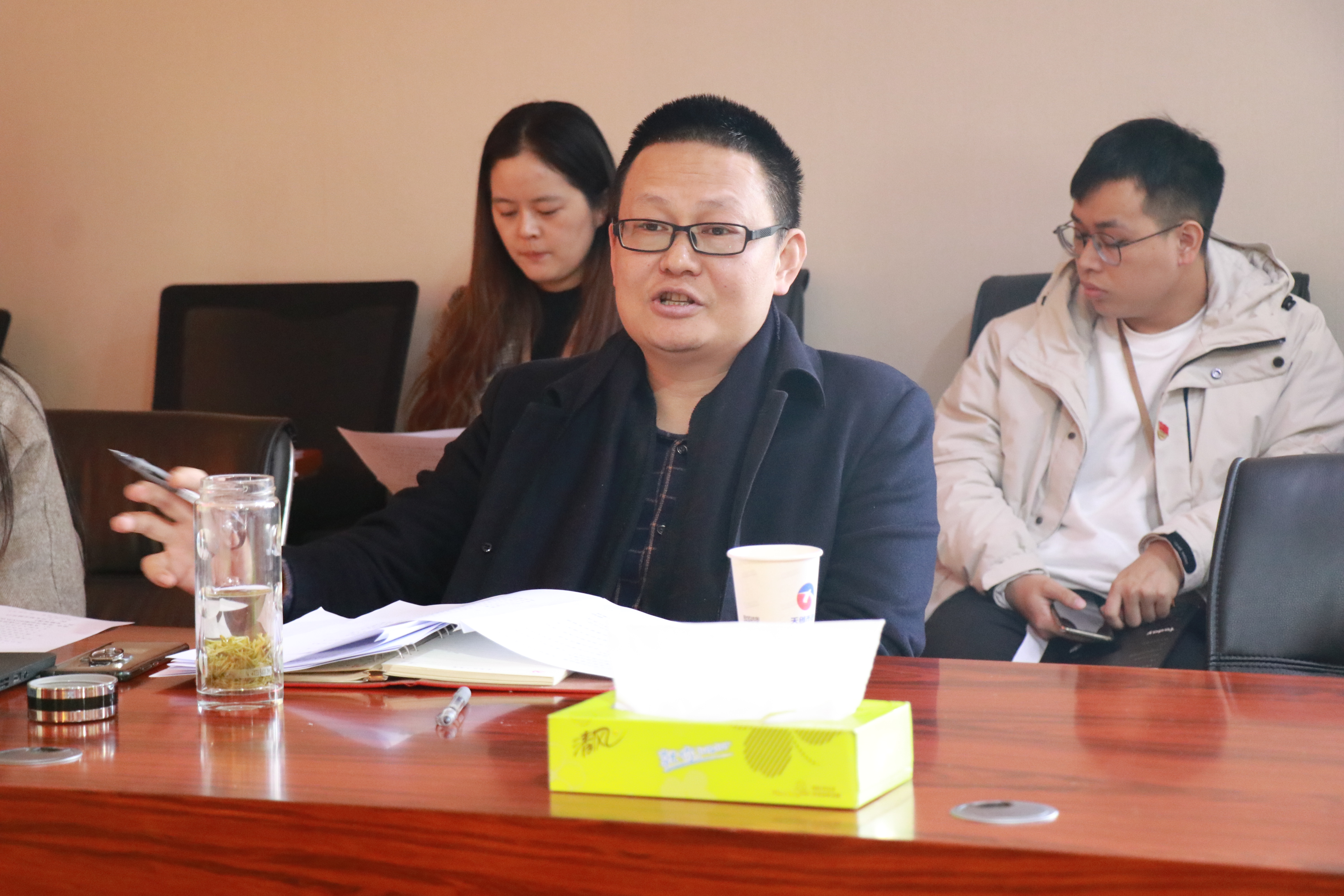 午夜无码伦费影视在线观看果冻