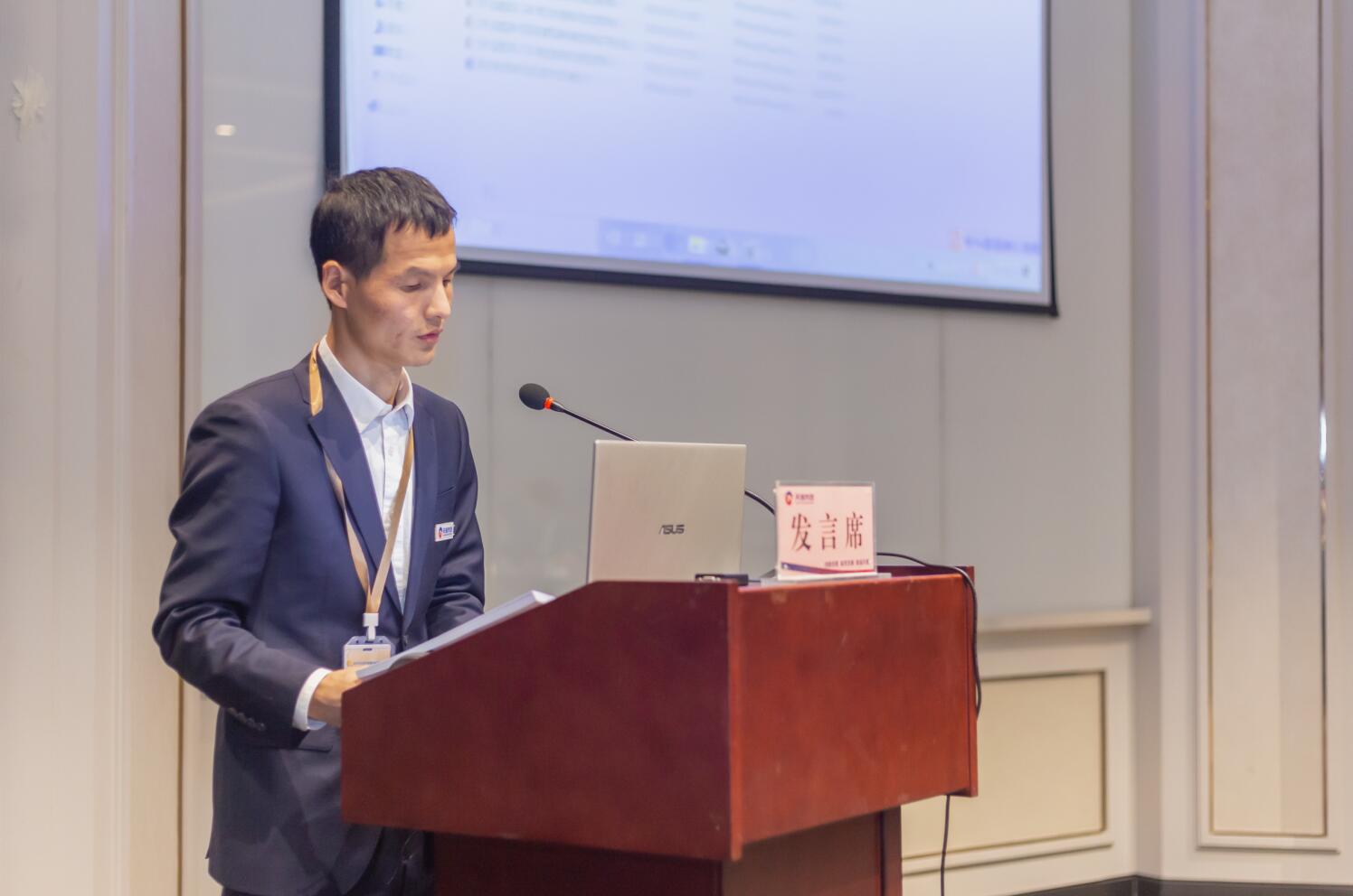 午夜无码伦费影视在线观看果冻