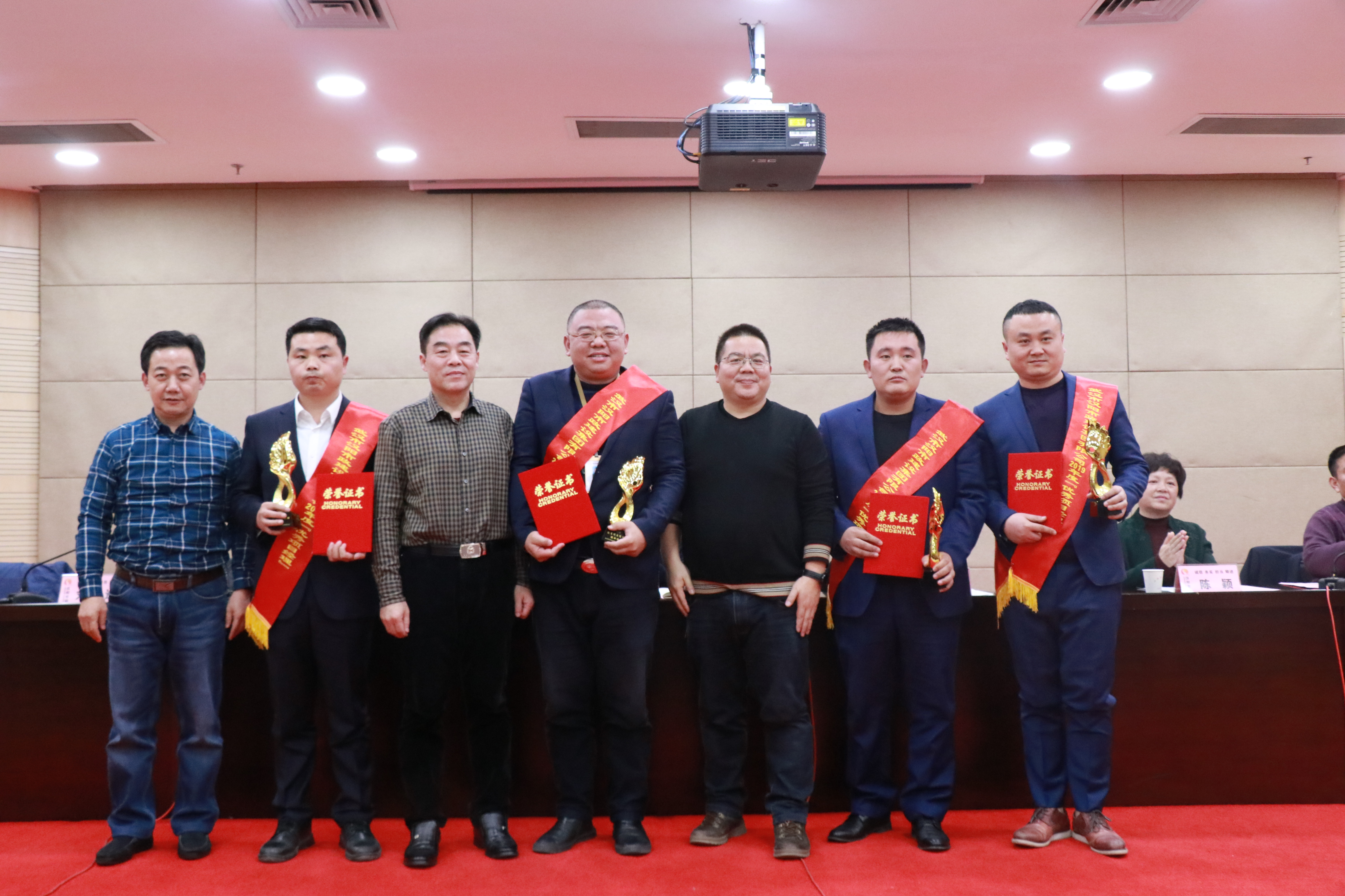 午夜无码伦费影视在线观看果冻