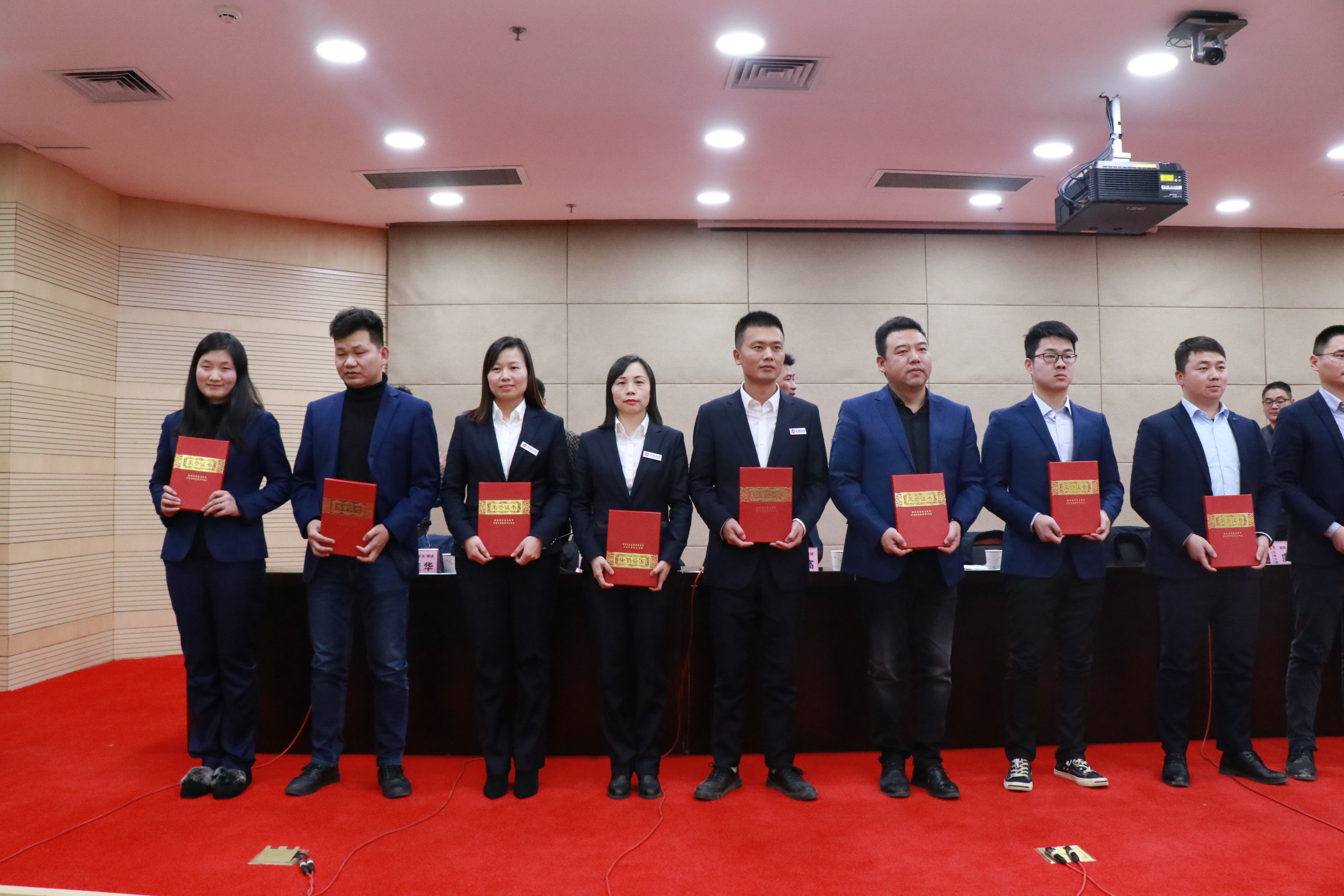 午夜无码伦费影视在线观看果冻