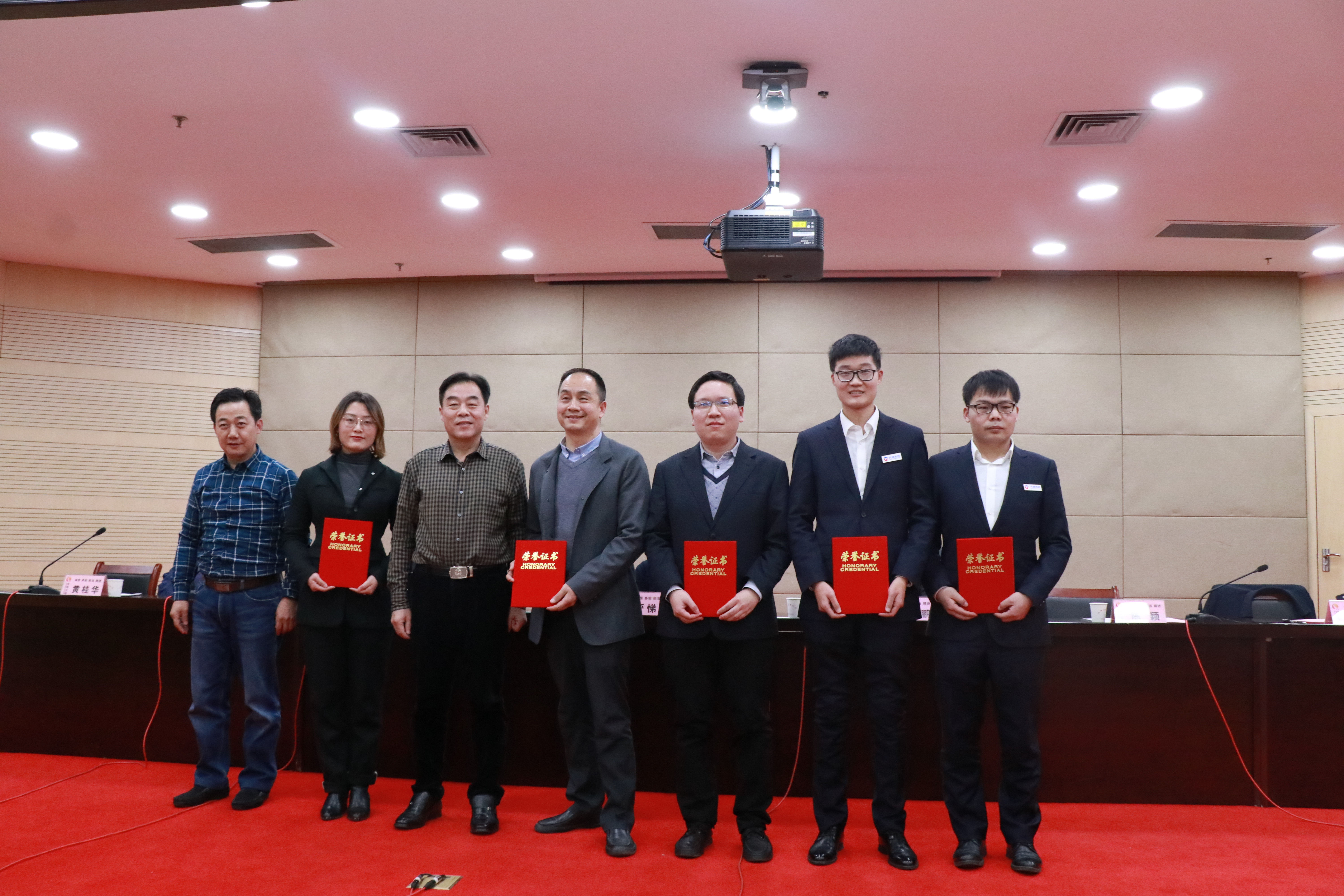 午夜无码伦费影视在线观看果冻