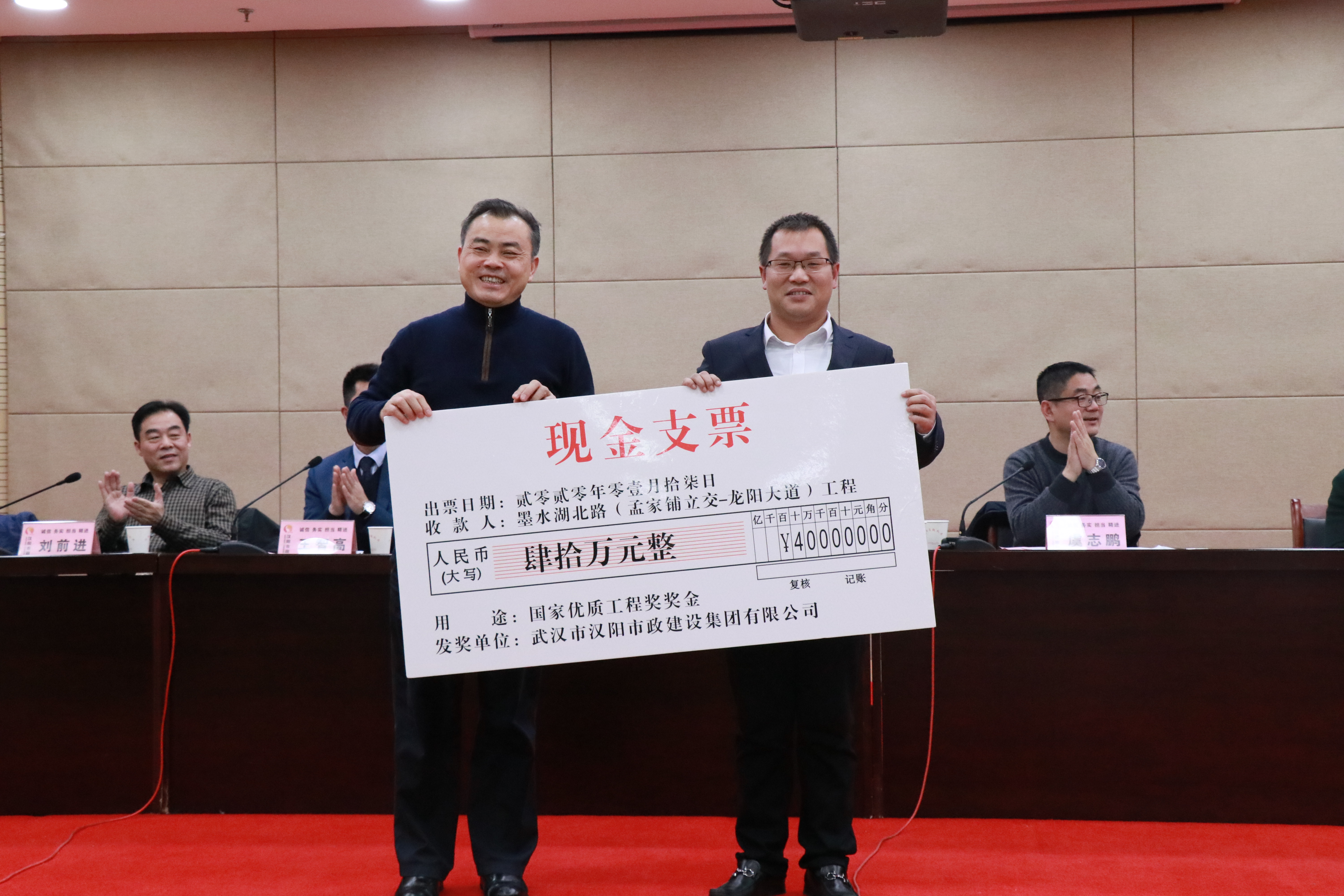 午夜无码伦费影视在线观看果冻