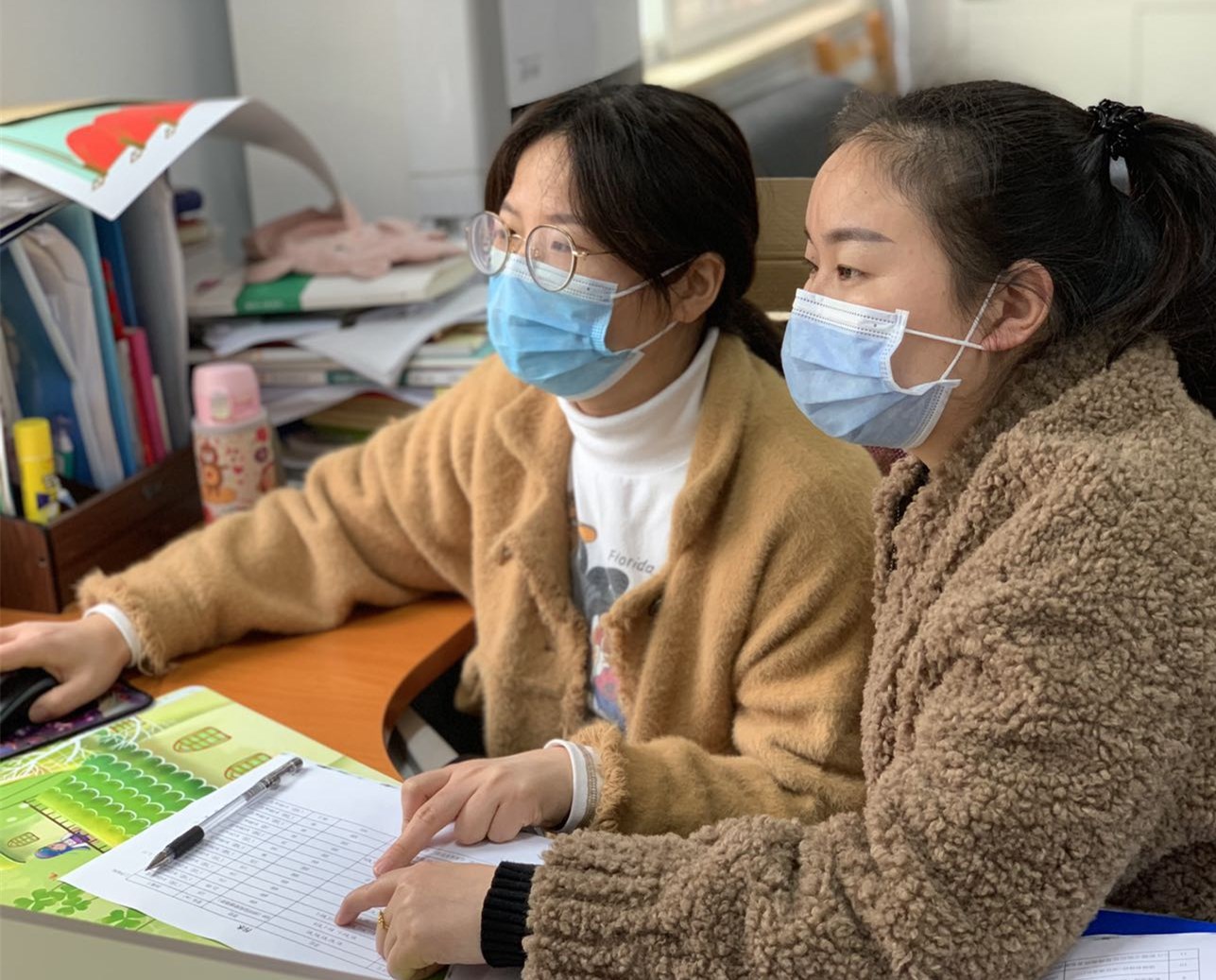 午夜无码伦费影视在线观看果冻