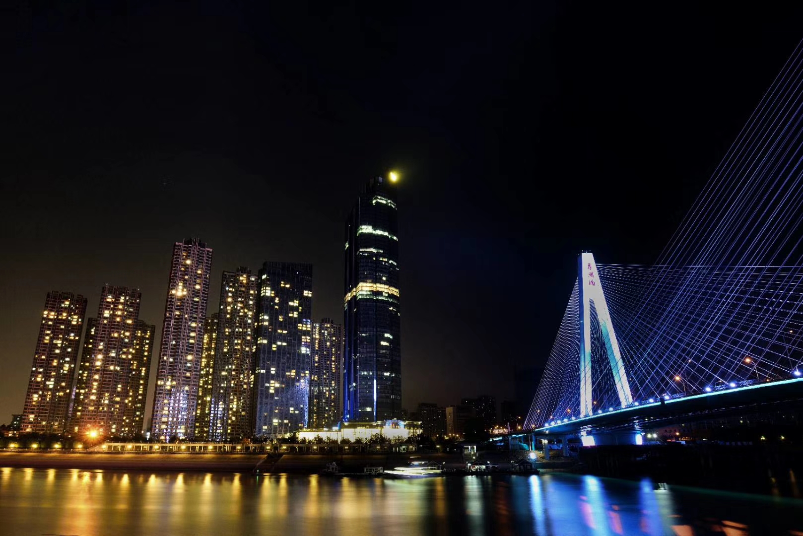 午夜无码伦费影视在线观看果冻