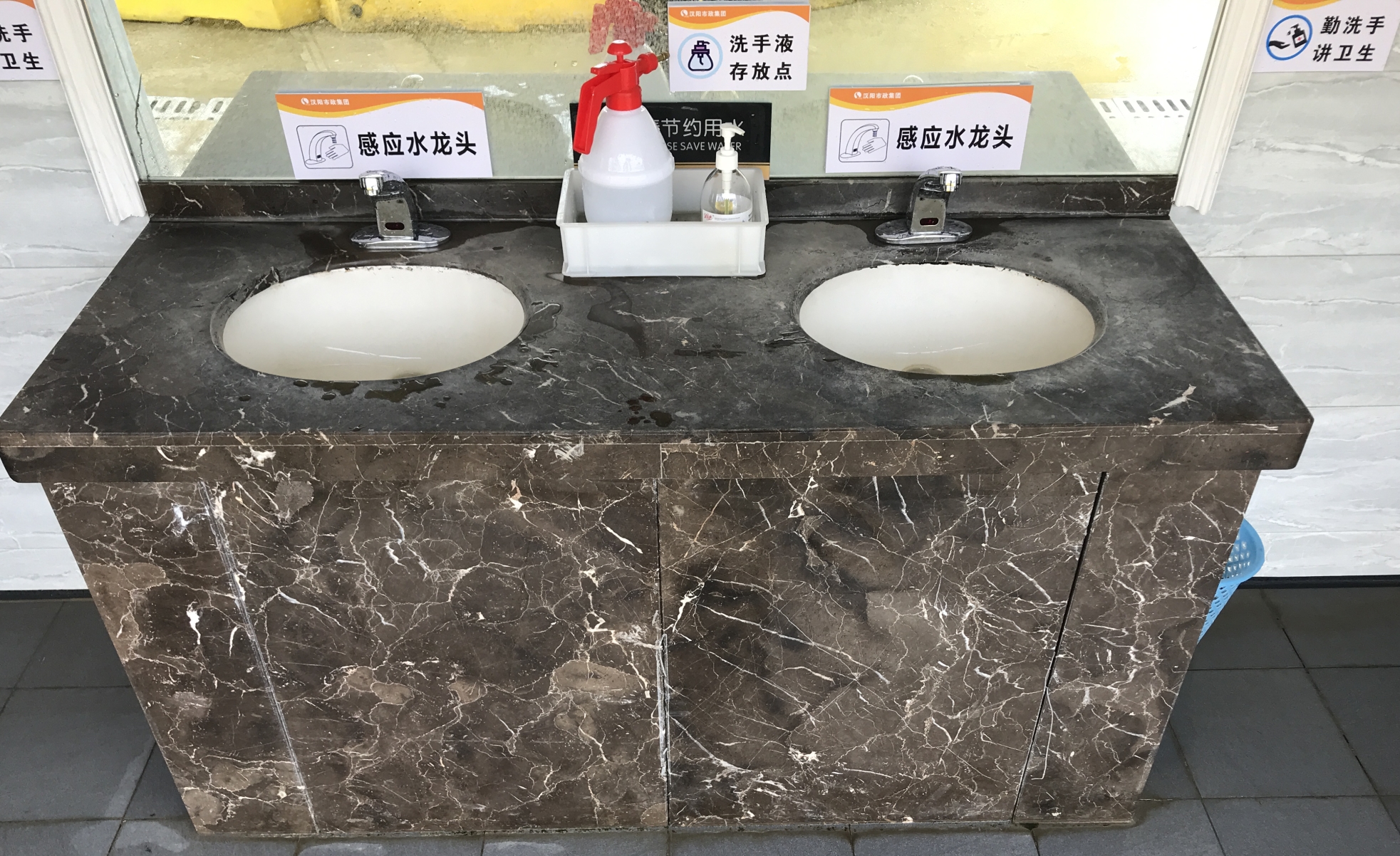 午夜无码伦费影视在线观看果冻