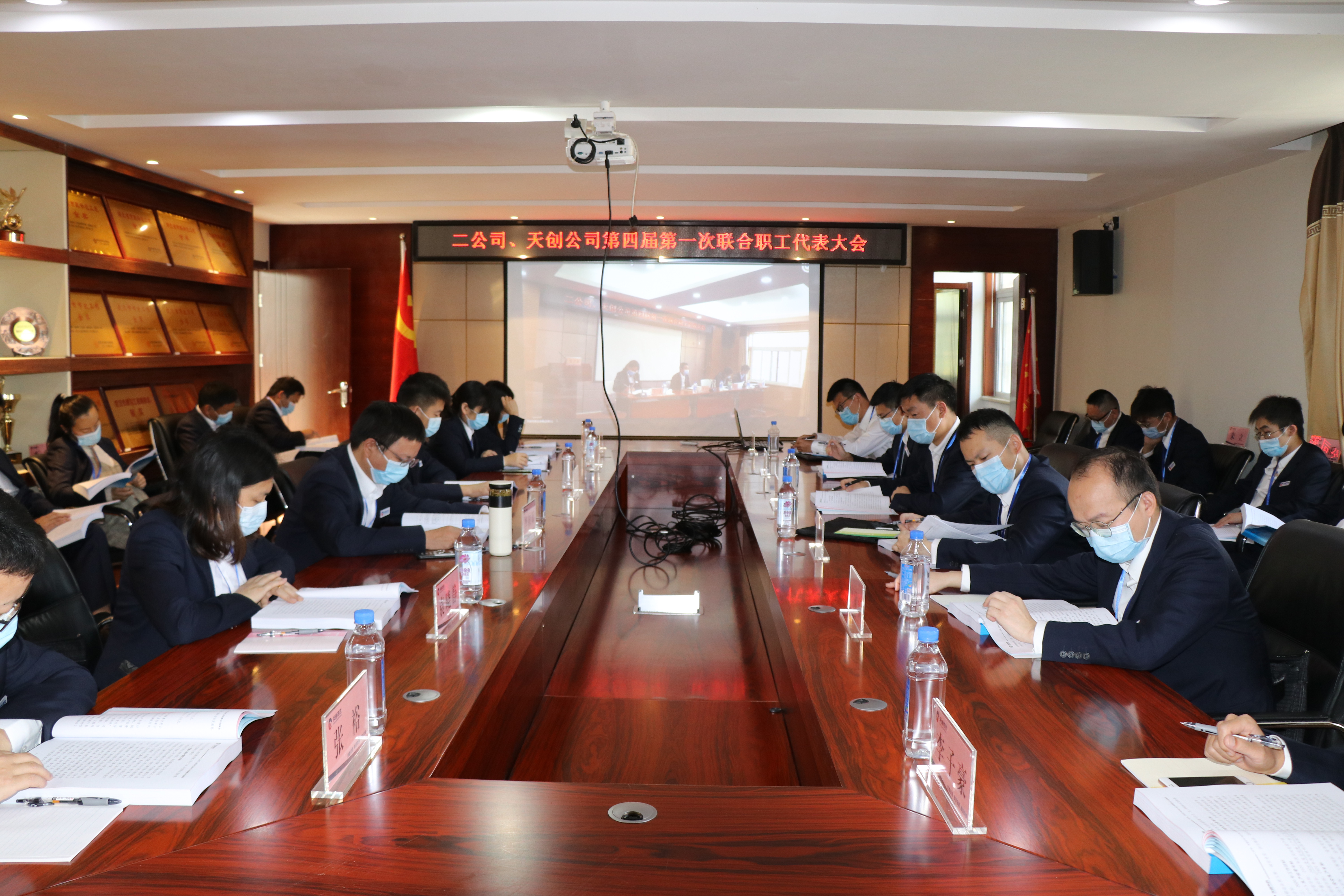 午夜无码伦费影视在线观看果冻