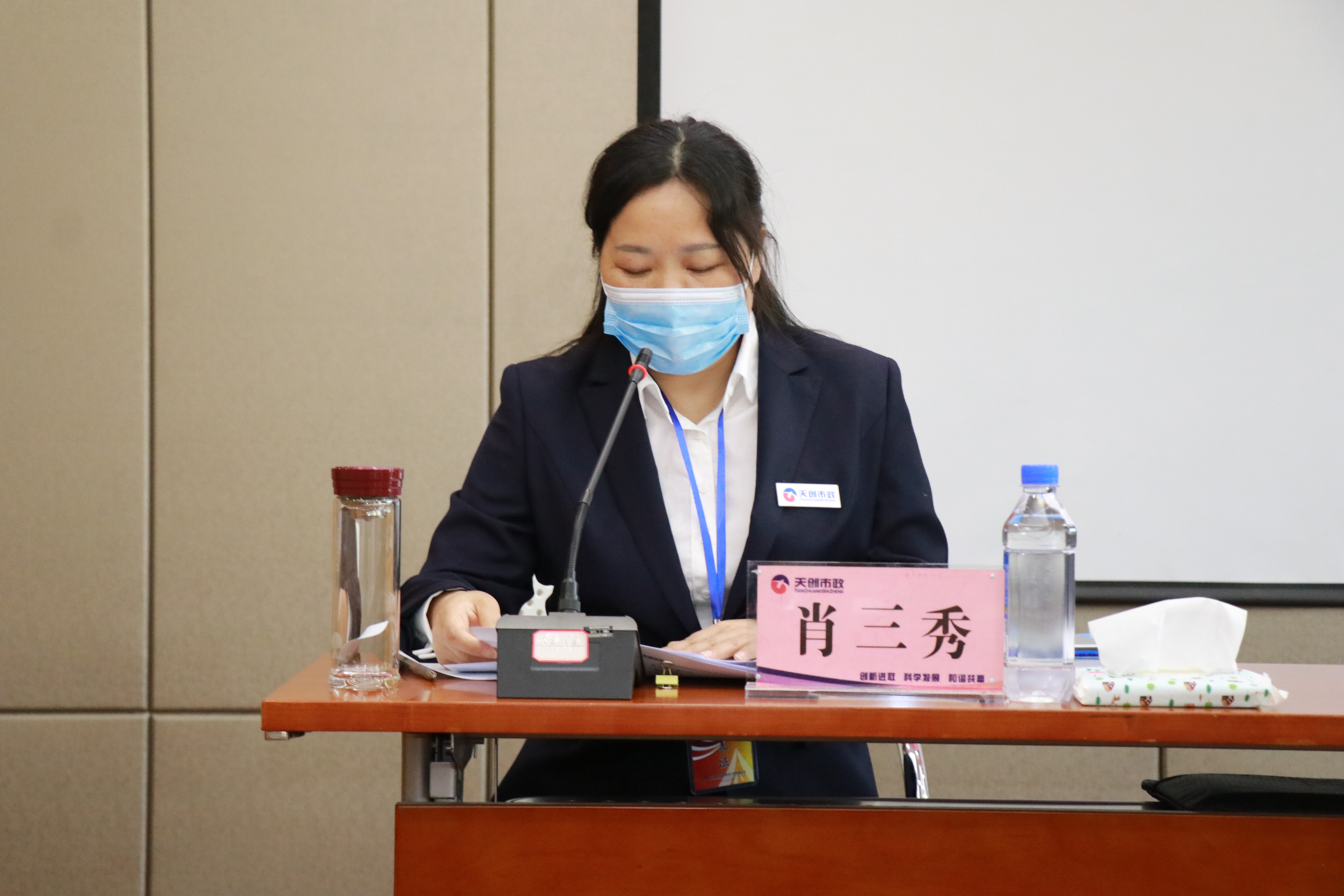 午夜无码伦费影视在线观看果冻