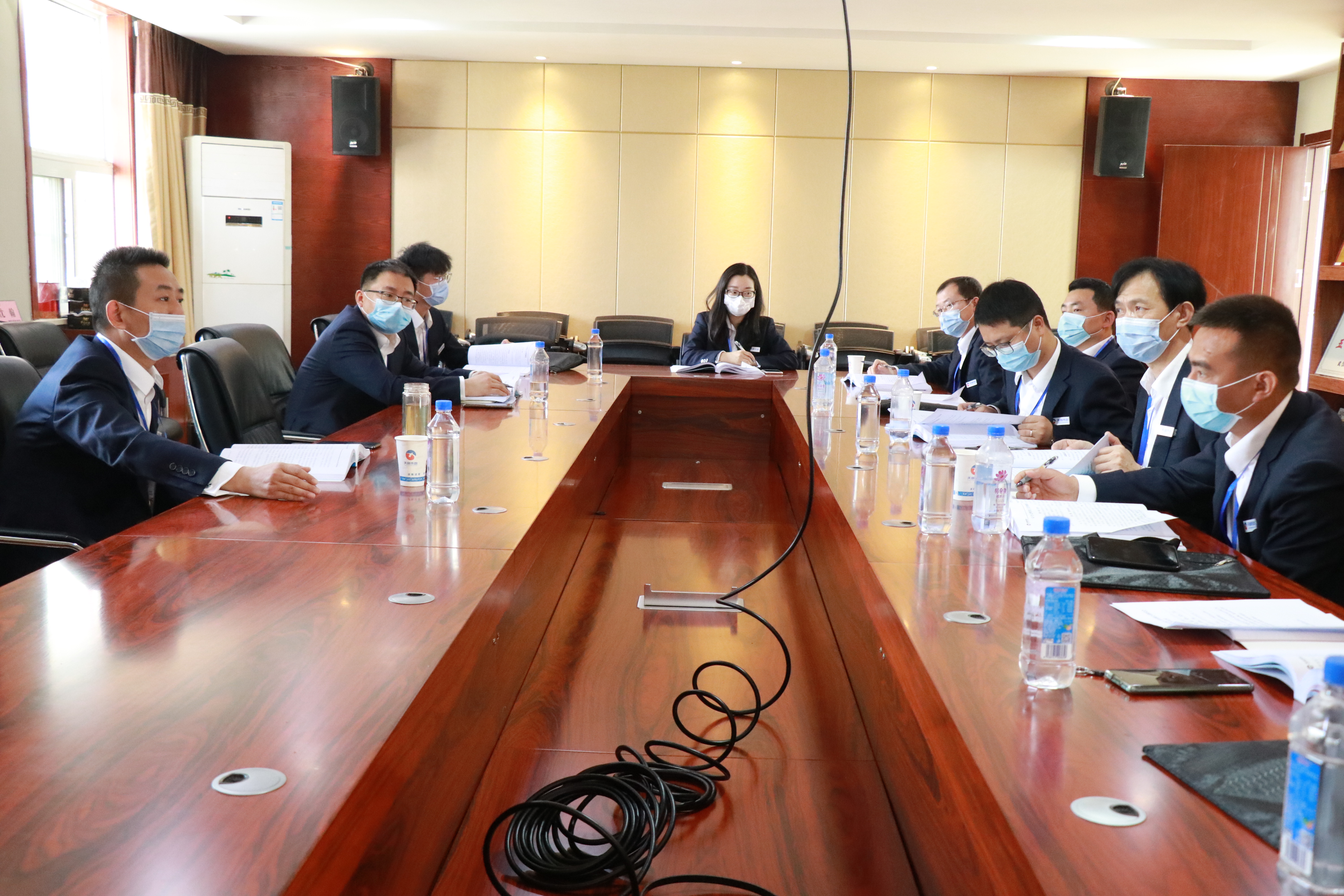 午夜无码伦费影视在线观看果冻