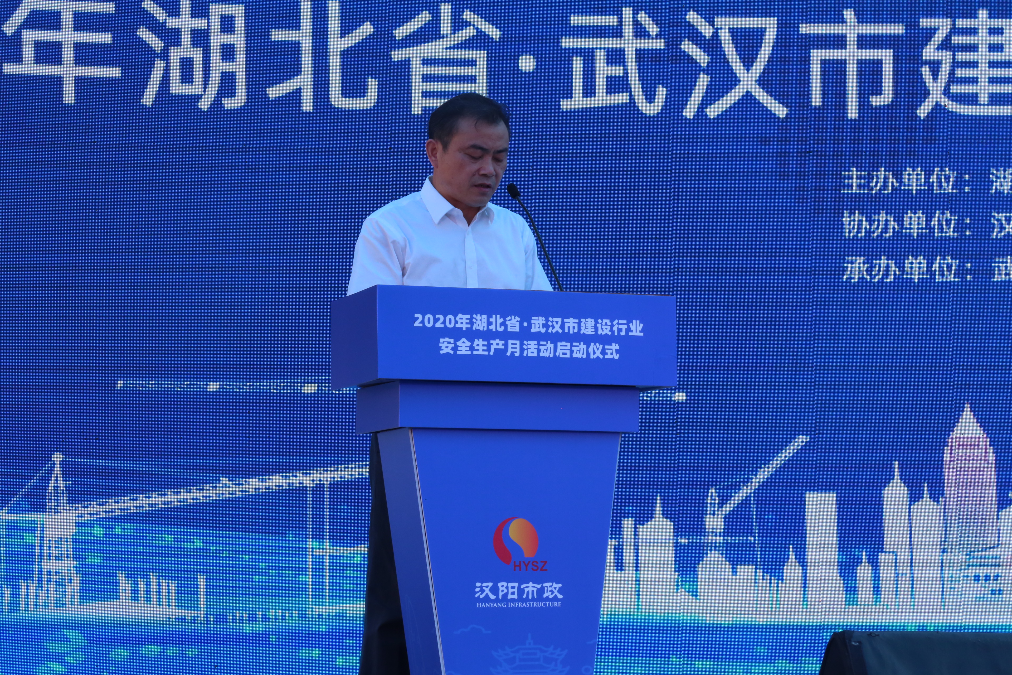 午夜无码伦费影视在线观看果冻