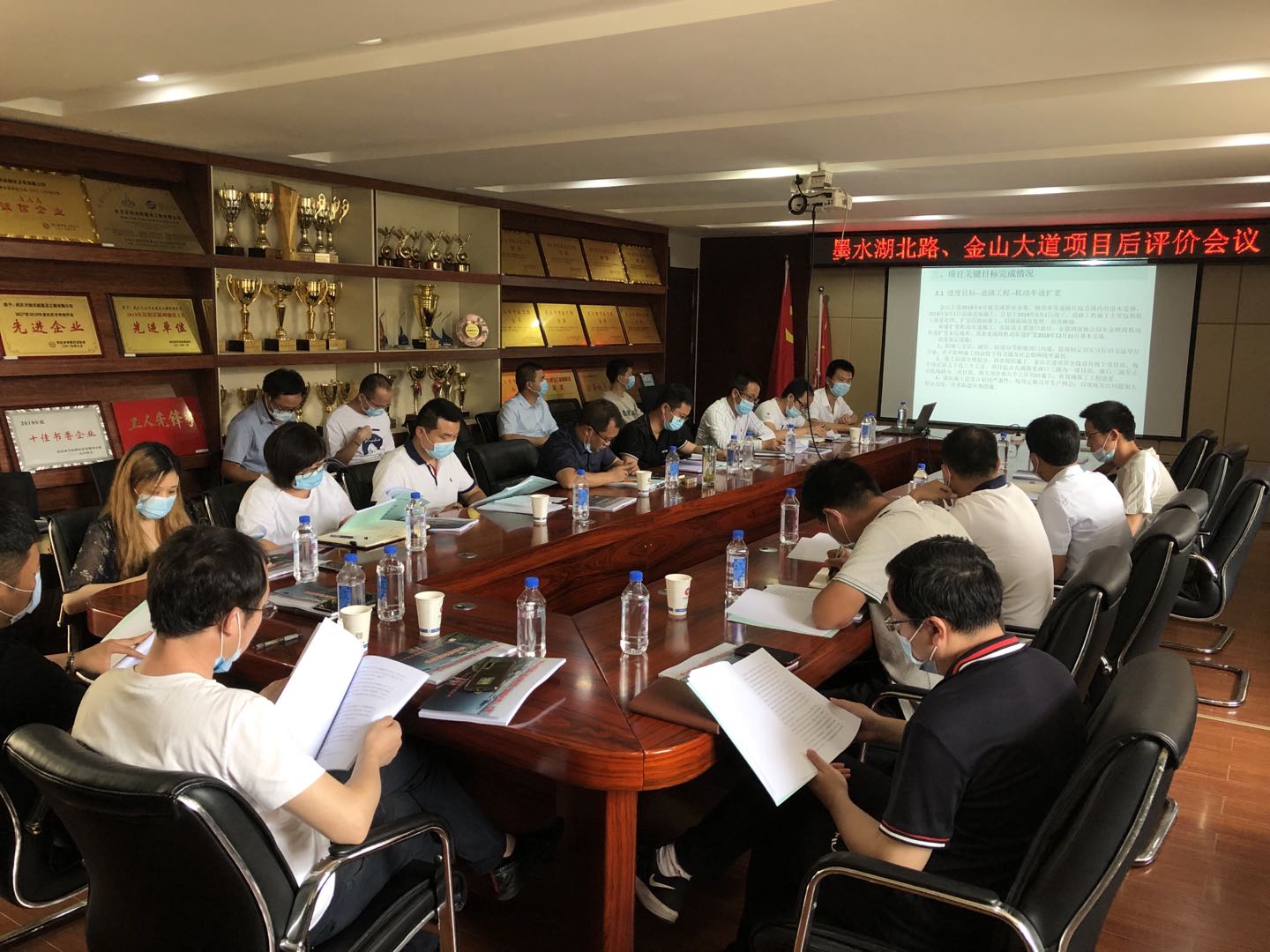 午夜无码伦费影视在线观看果冻