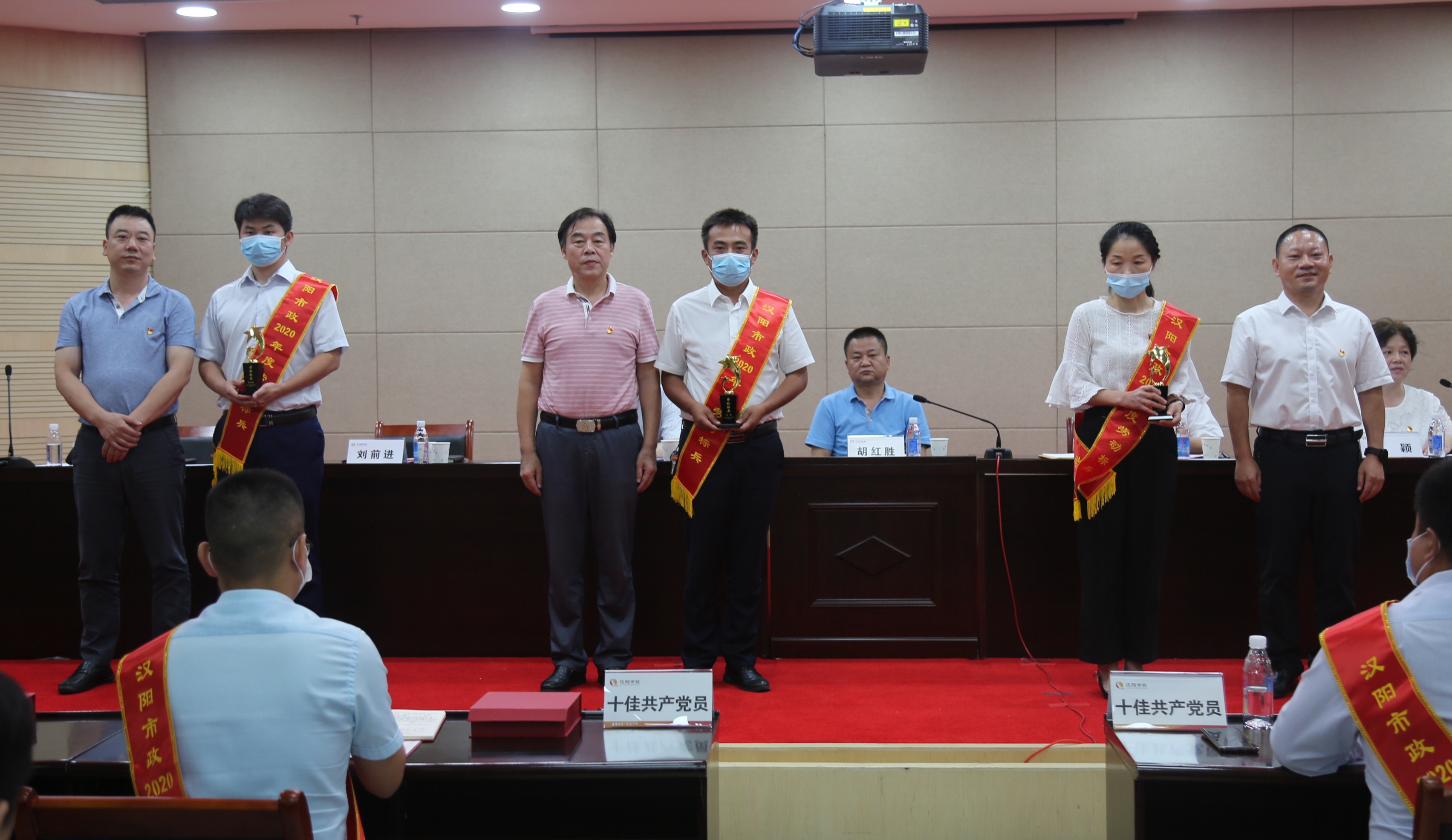 午夜无码伦费影视在线观看果冻