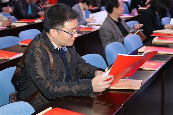 午夜无码伦费影视在线观看果冻